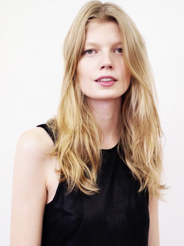 saara_700x933.jpg