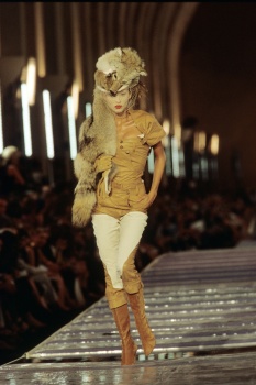 Christian Dior 1996-2002 : The John Galliano Early Years, Page 21