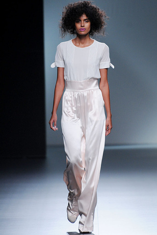 teresa_helbig_pasarela_704107823_320x480.jpg