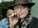 160x120_petedoherty_photorazzi_20070703.jpg