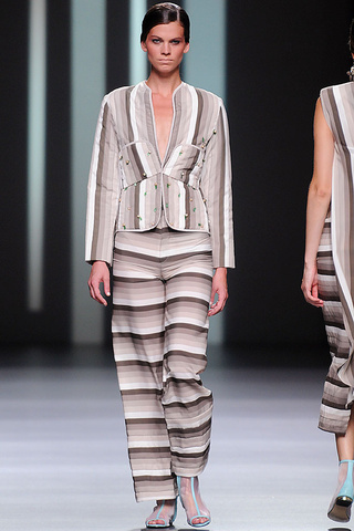 martin_lamothe_pasarela_59556392_320x480.jpg