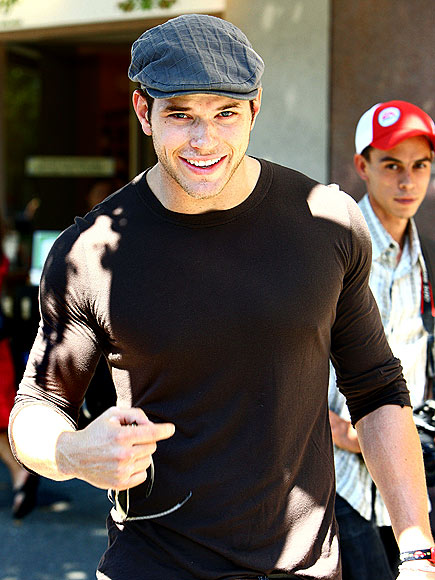 kellan-lutz-435.jpg