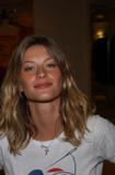 th_46688_bundchenphoto01303.jpg