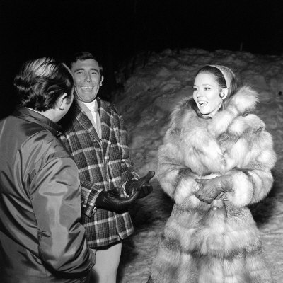 george-lazenby-and-diana-rigg-at-filming-of-james-bond-007-film-on-her-majesty-s-sectret-service.jpg