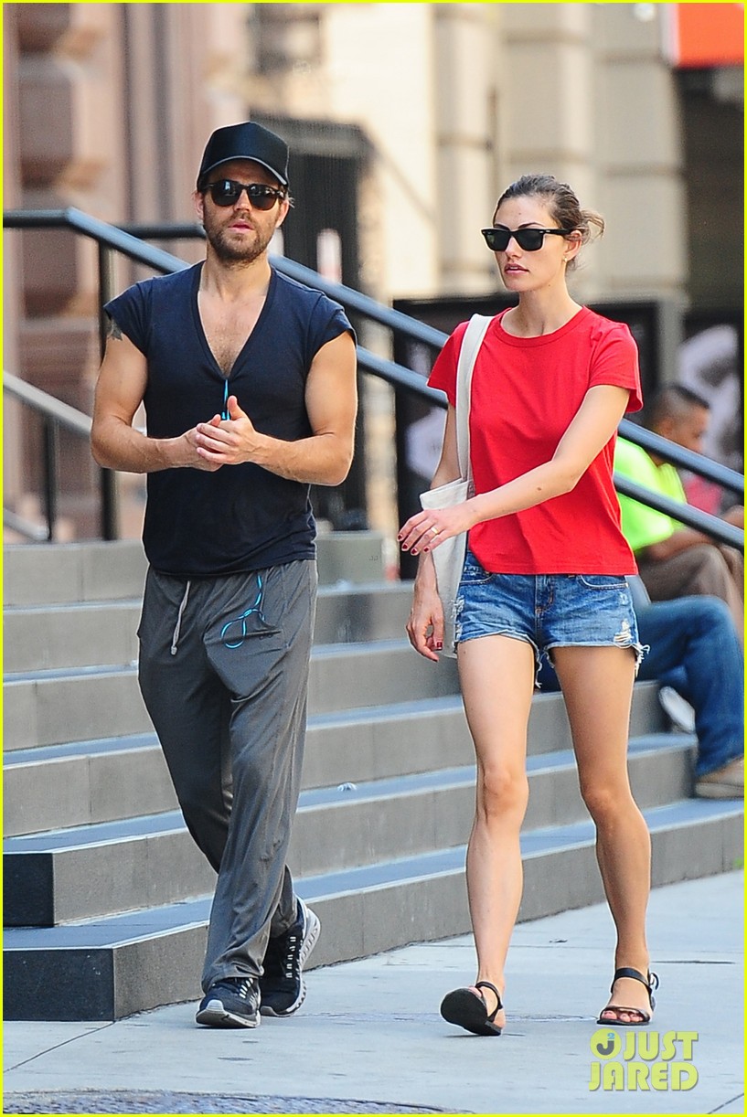 paul-wesley-phoebe-tonkin-publix-letter-nyc-stroll-04.jpg