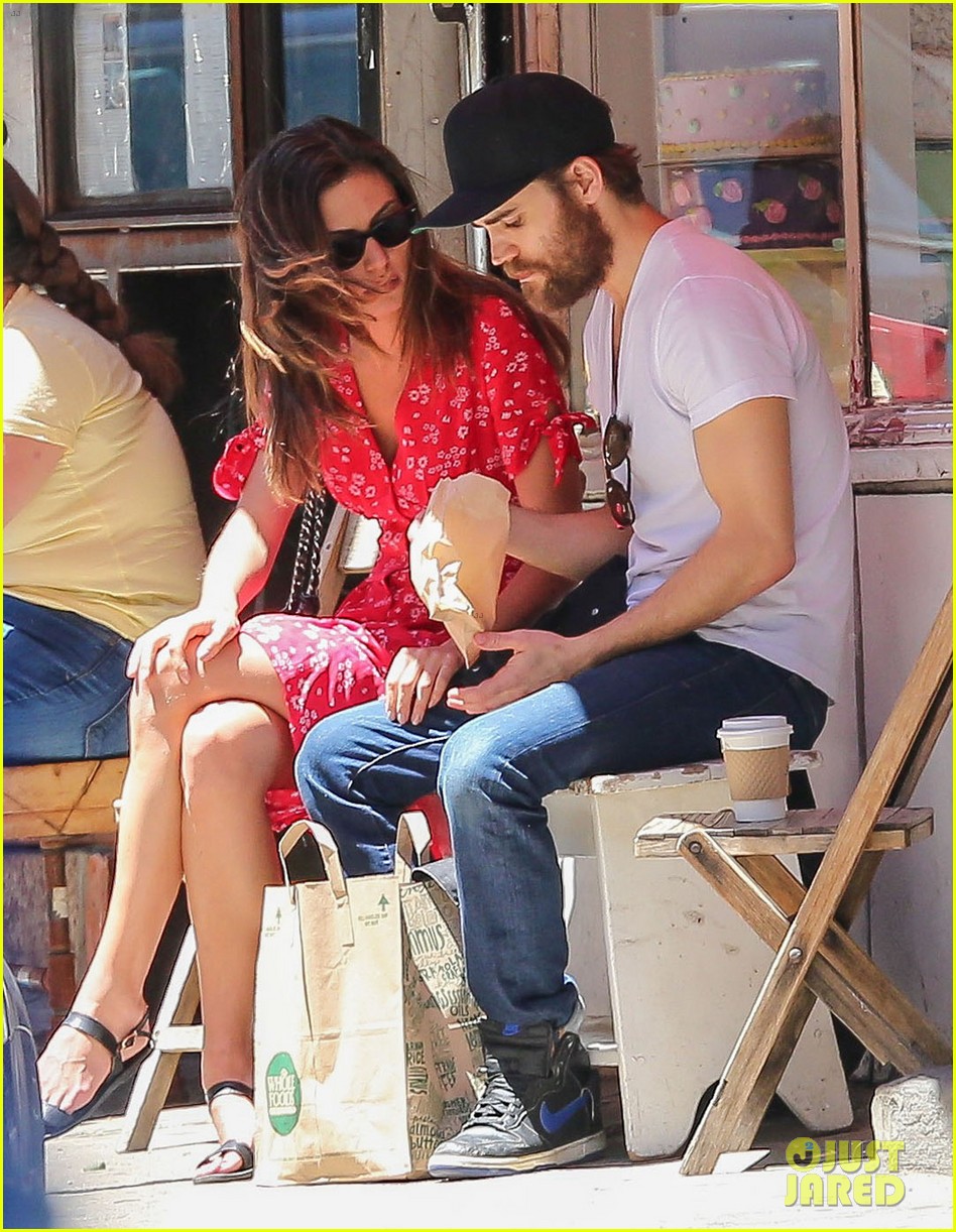 paul-wesley-phoebe-tonkin-run-errands-together-in-nyc-09.jpg