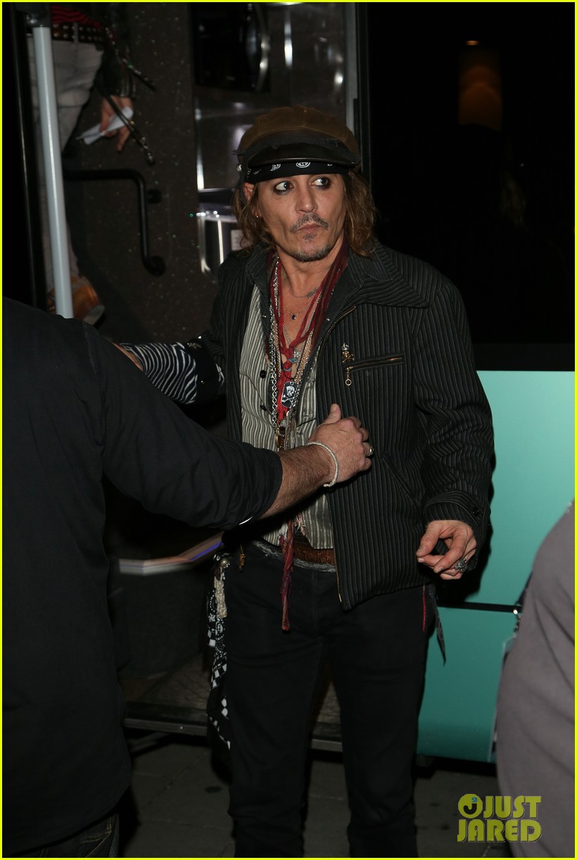 johnny-depp-steps-out-in-germany-amid-jack-reported-health-problems-05.jpg