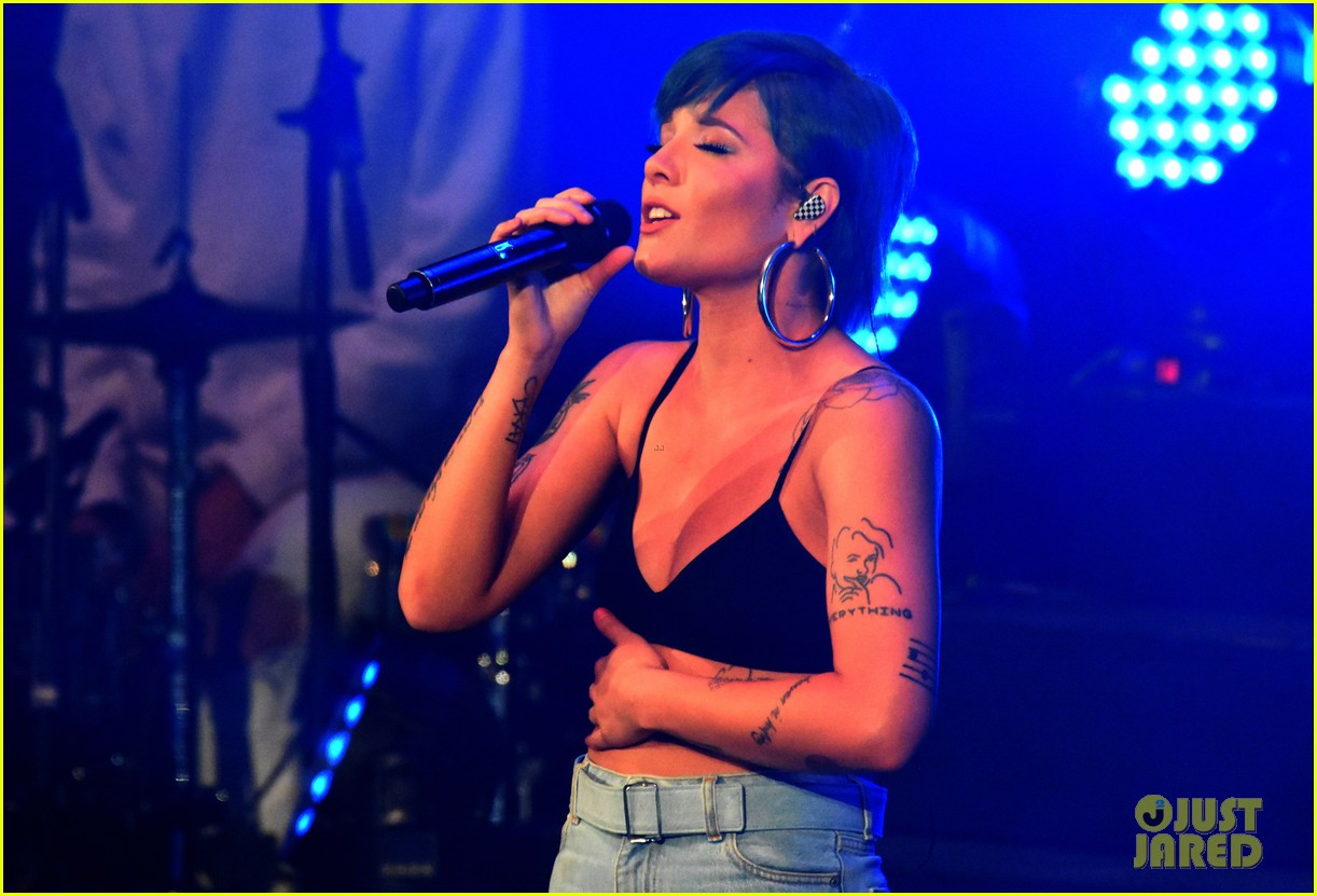 halsey-meghan-trainor-show-off-blue-green-hairstyles-at-b96-summer-bash-27.jpg