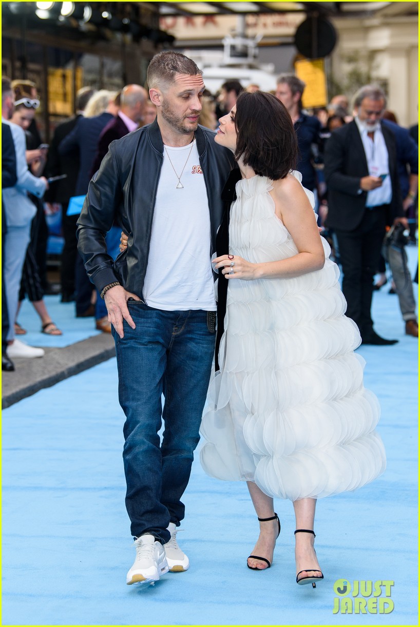 tom-hardy-charlotte-riley-swimming-with-men-premiere-11.jpg