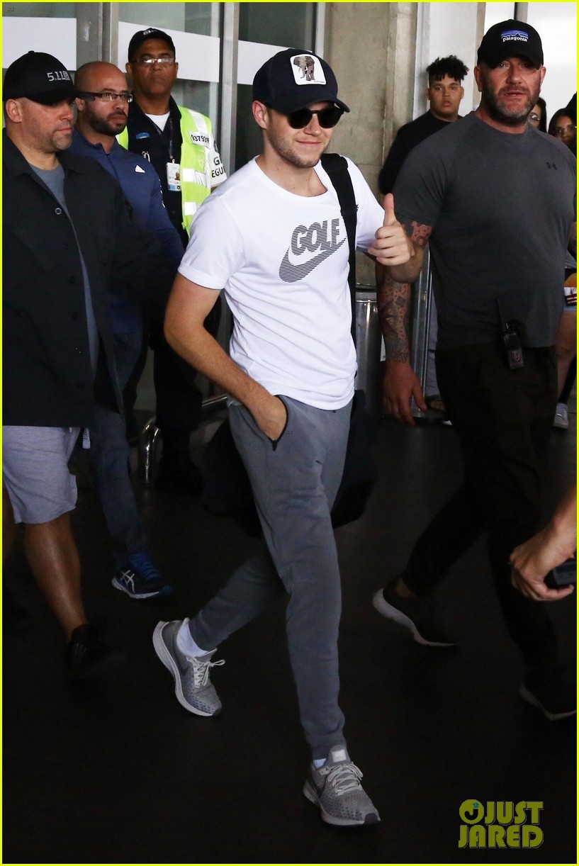 niall-horan-touches-down-in-brazil-for-his-flicker-world-tour-01.jpg