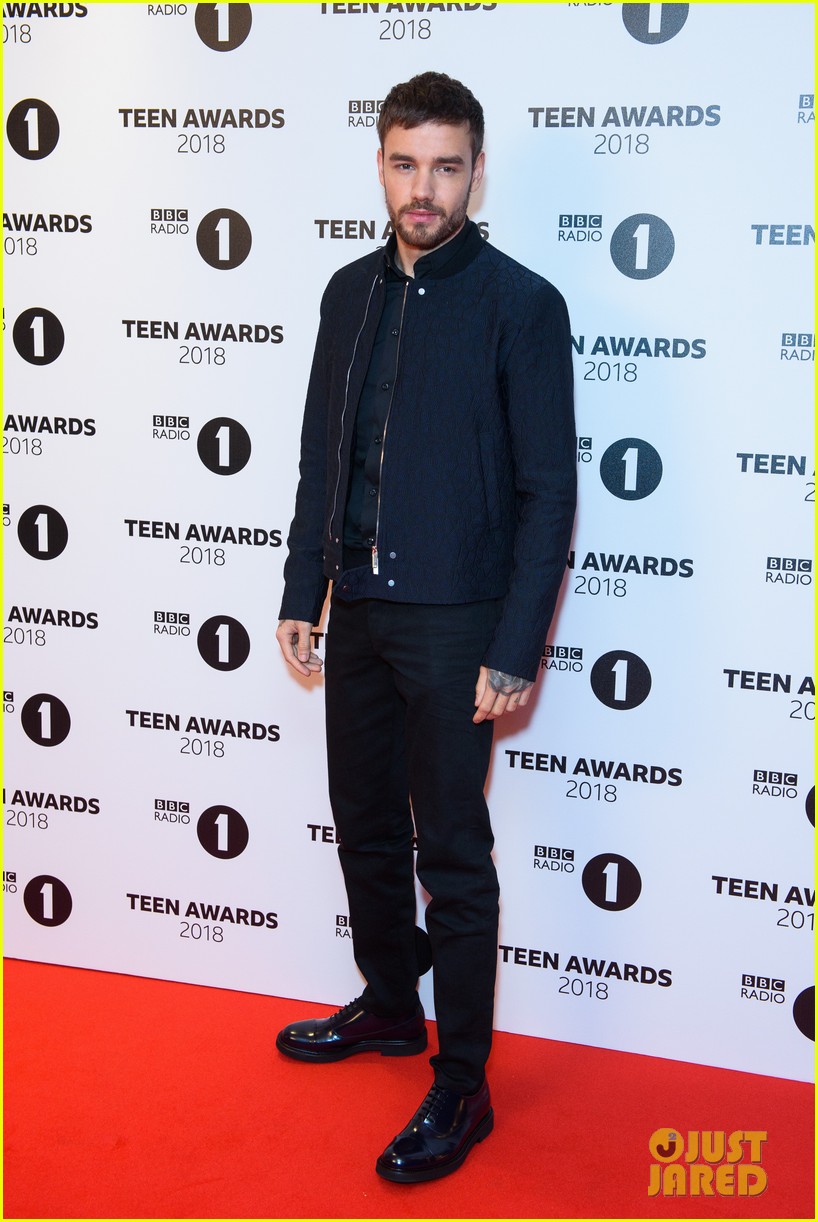 liam-payne-and-lennon-stella-team-up-for-bbc-radio-1-teen-awards07.jpg