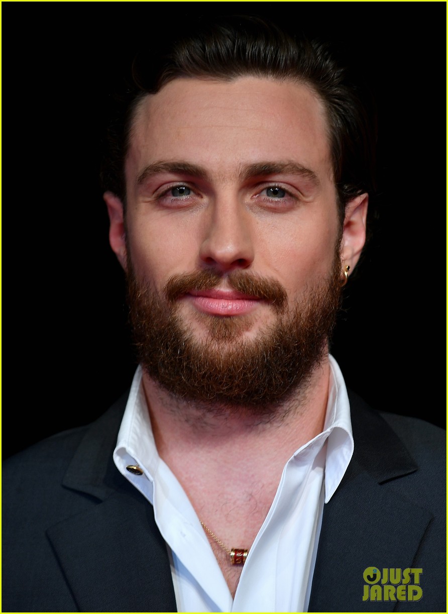 chris-pine-aaron-taylor-johnson-suit-up-for-outlaw-king-european-premiere-08.jpg