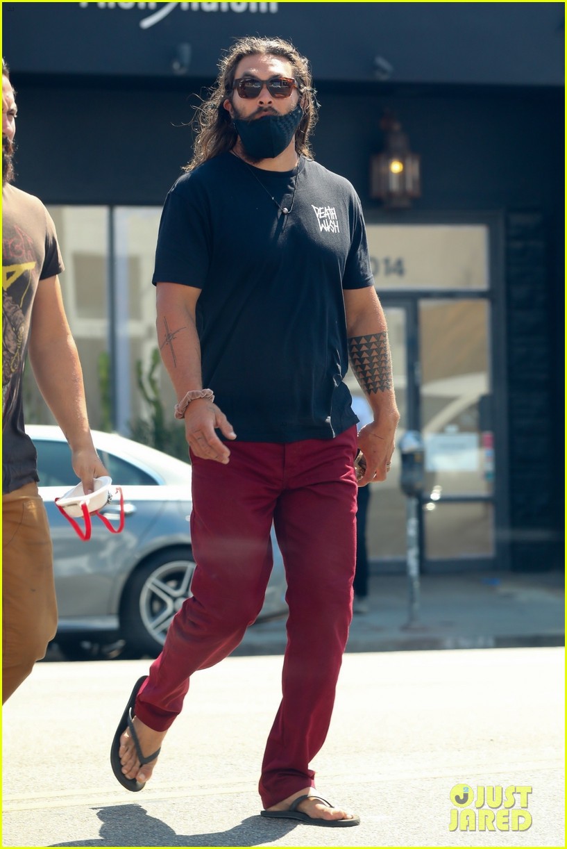 jason-momoa-lunch-los-angeles-september-2020-05.jpg