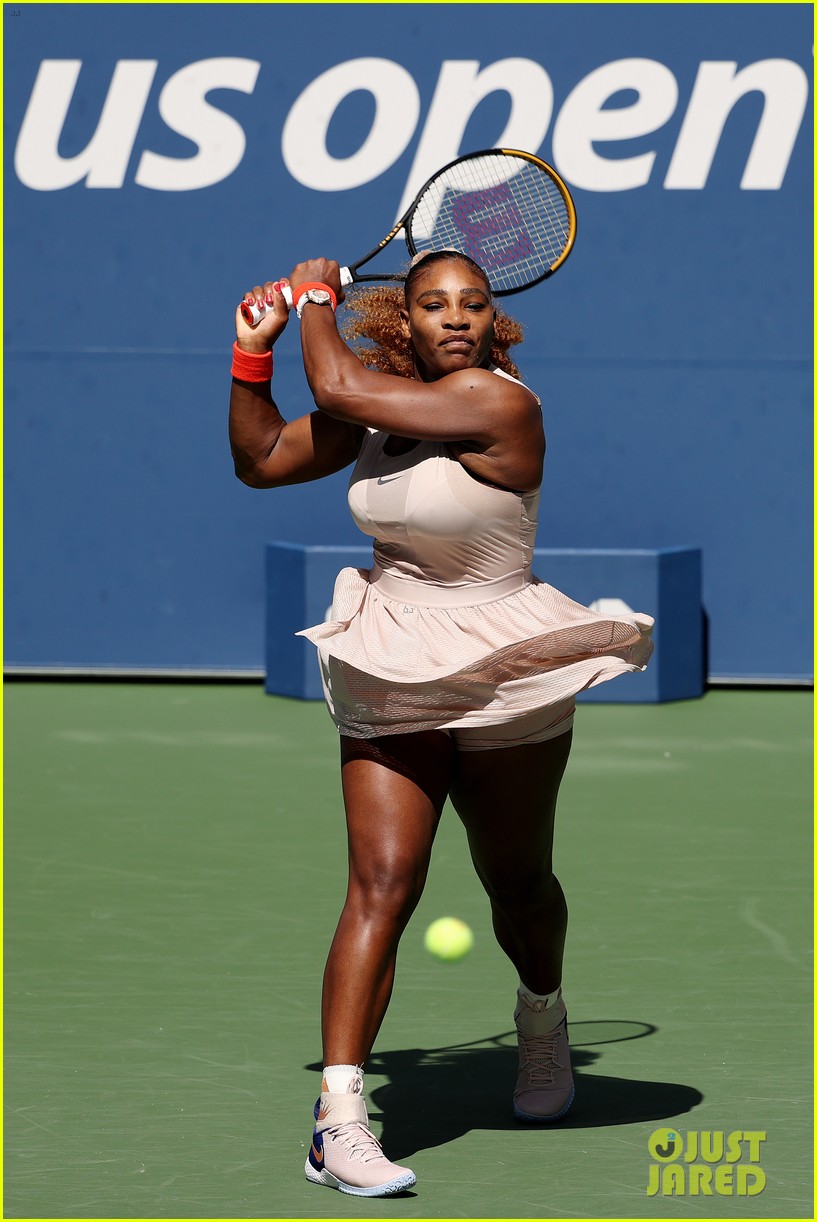 serena-williams-heads-to-quarter-finals-at-us-open-06.jpg