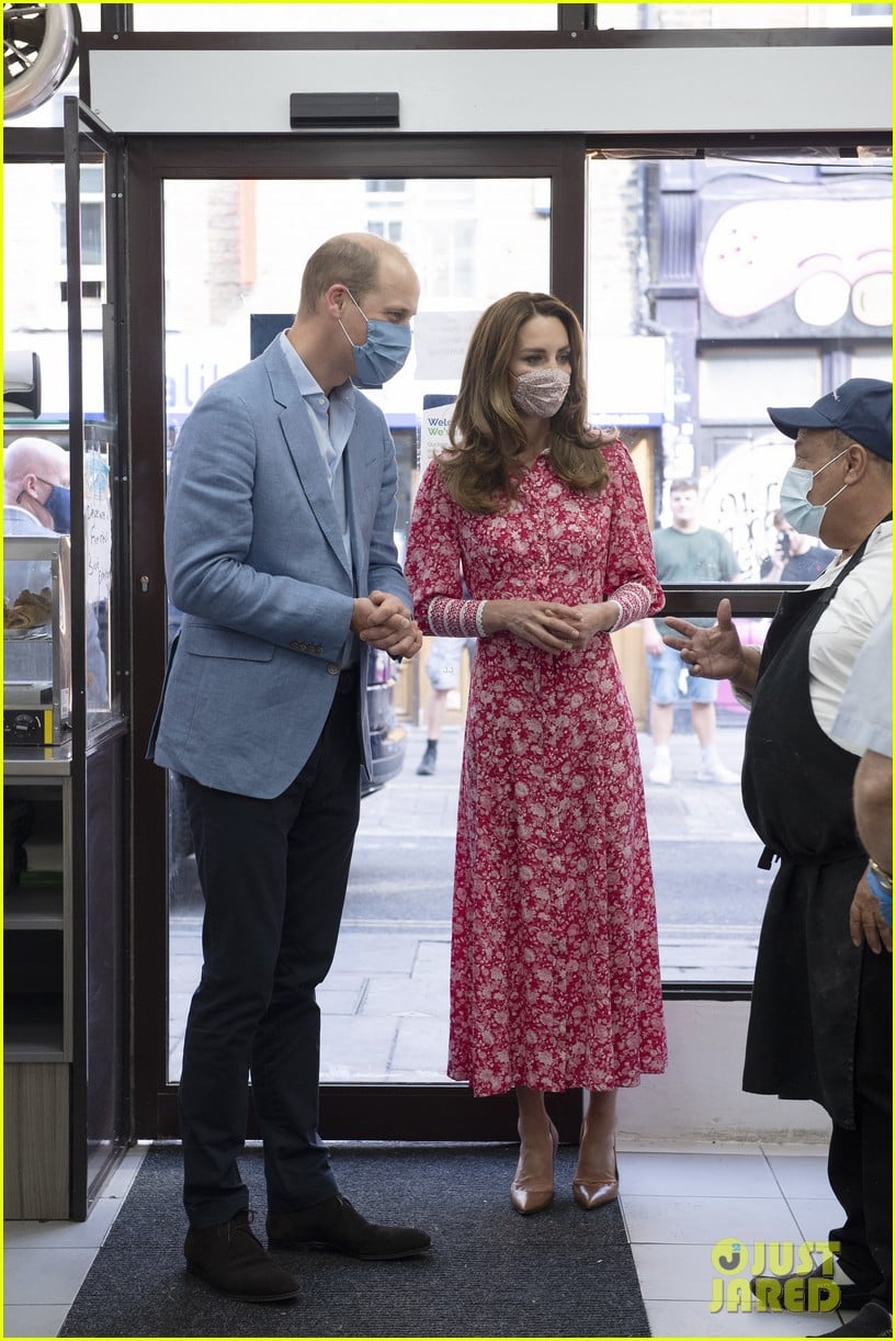 prince-william-kate-middleton-bake-bread-bakery-01.jpg
