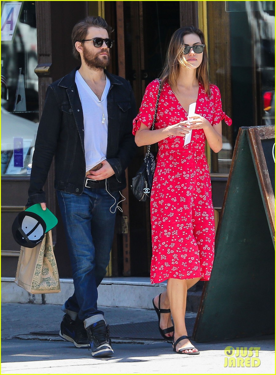 paul-wesley-phoebe-tonkin-run-errands-together-in-nyc-01.jpg