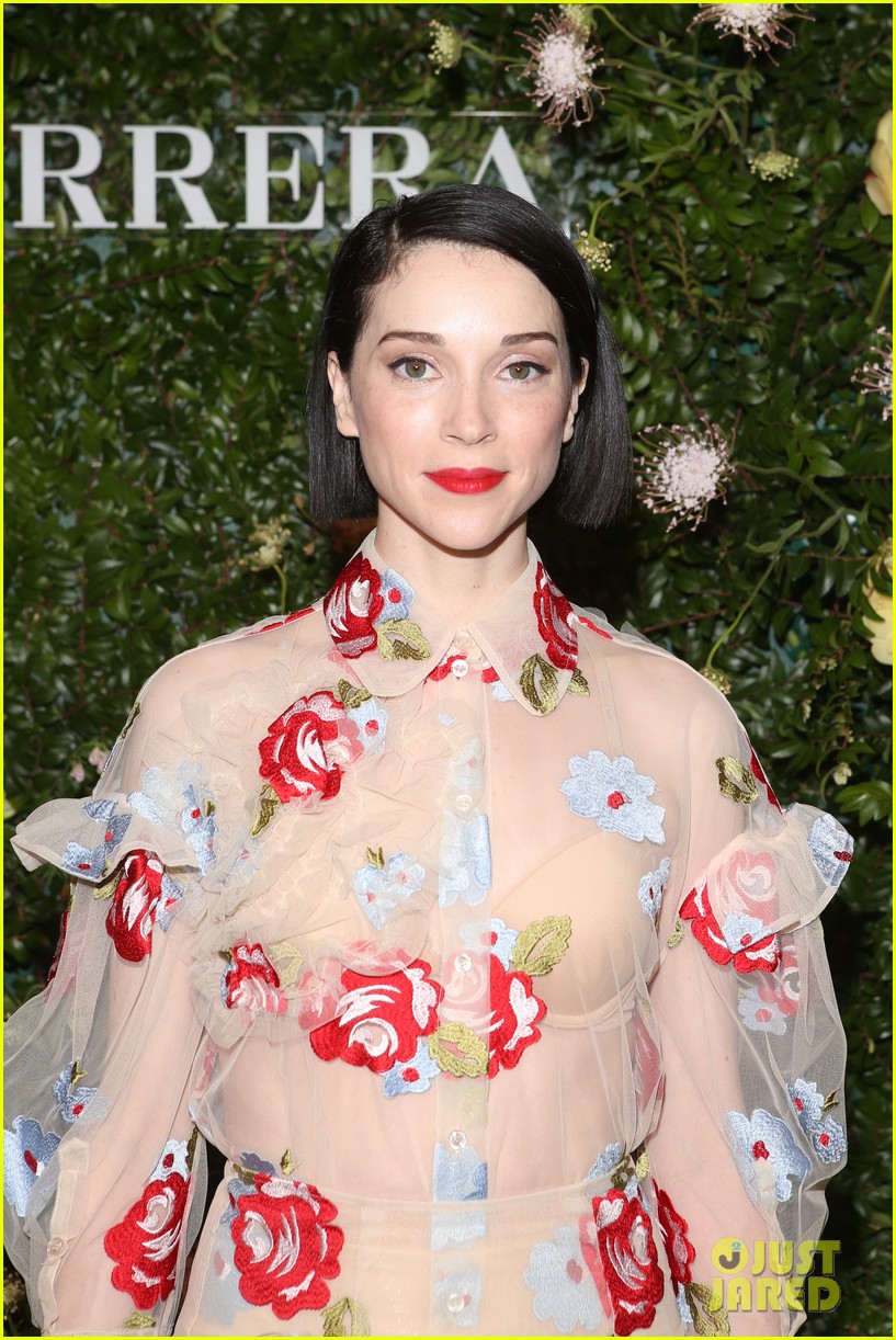st-vincent-mark-ronson-more-step-out-for-momas-party-in-the-garden-2018-11.jpg