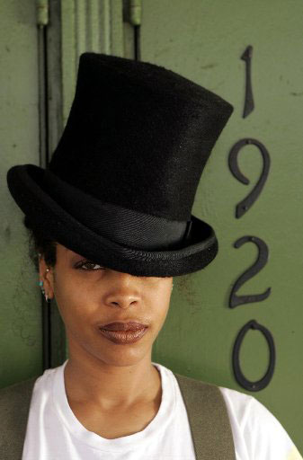badu-2.jpg