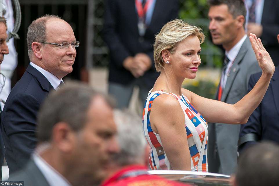 4CAD021900000578-5776913-Princess_Charlene_40_appeared_at_the_Grand_Prix_ahead_of_the_mai-a-13_1527435995592.jpg
