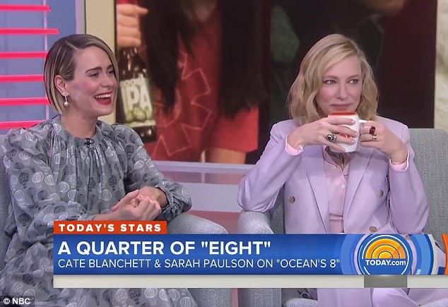 4CF4116C00000578-5810257-Blanchett_and_Paulson_were_both_sipping_on_mugs_of_coffee_as_the-m-34_1528241239028.jpg