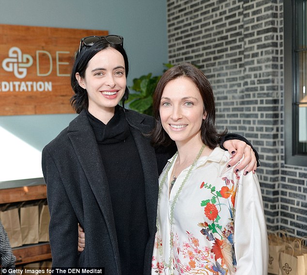 30C5B3BD00000578-0-Breaking_Bad_actress_Krysten_Ritter_and_studio_exec_Tal_Rabinowi-m-33_1454298441472.jpg