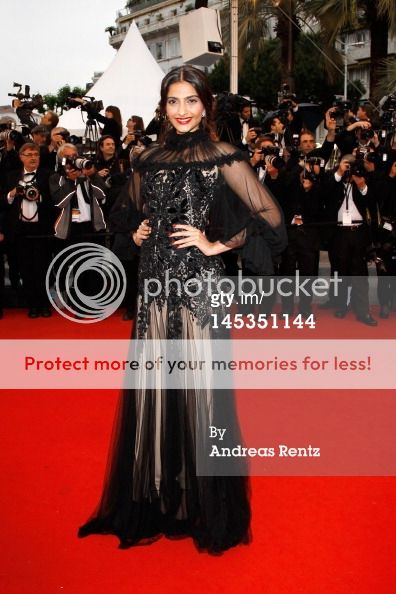 145351144-sonam-kapoor-attends-the-closing-ceremony-gettyimages1.jpg