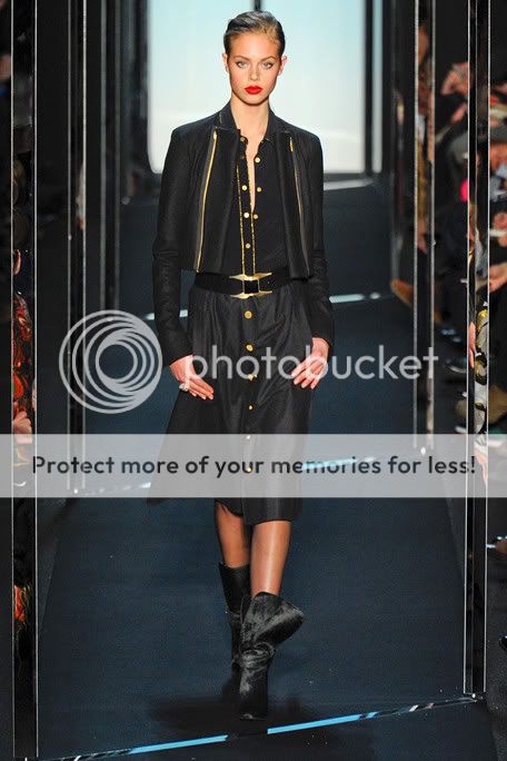 DIANE-VON-FURSTENBERG-FALL-RTW-2011-PODIUM-016_runway.jpg