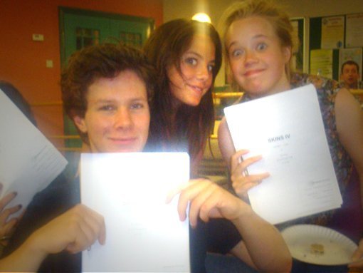 Pictures-from-the-first-series-4-read-through-skins-6961744-510-383.jpg