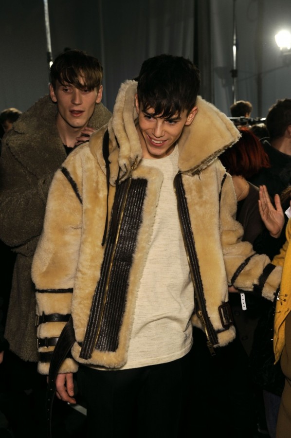 backstage-at-burberry-aw2010-menswear-show-36.jpg