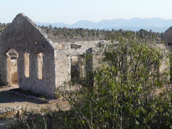 ruins-of-pozos.jpg