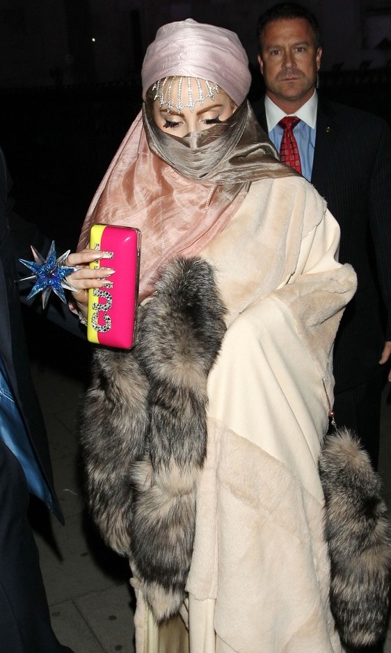lady-gaga-burka.jpg