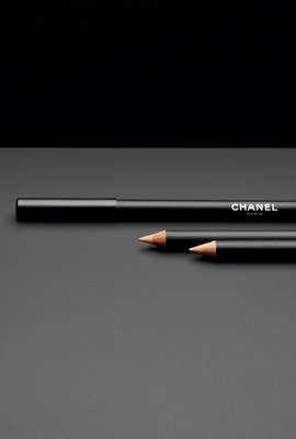 Chanel-2010-fall-makeup-promo4.jpg