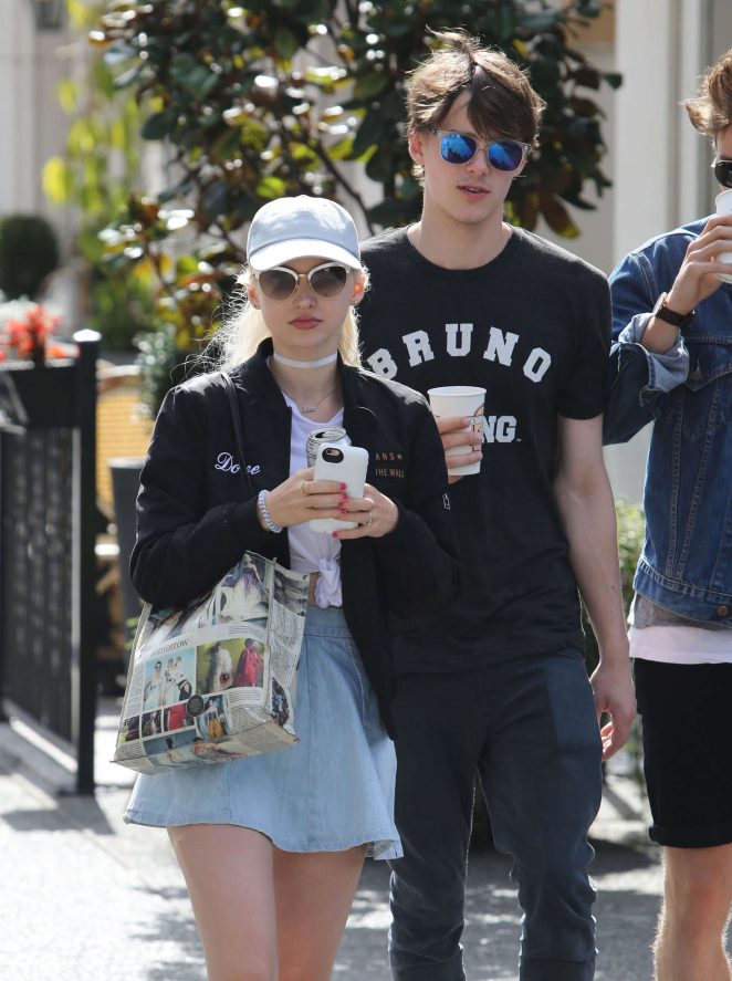 Dove-Cameron:-Out-for-Breakfast-in-Vancouver--03-662x887.jpg