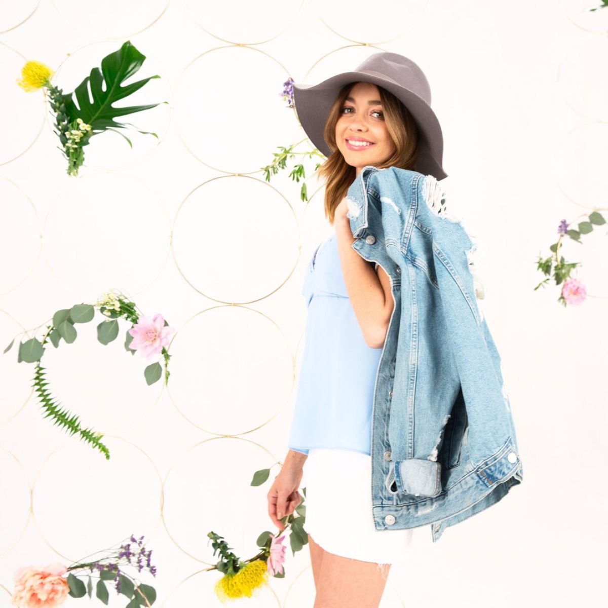 sarah-hyland-for-new-spring-collection-for-refinery29_2.jpg