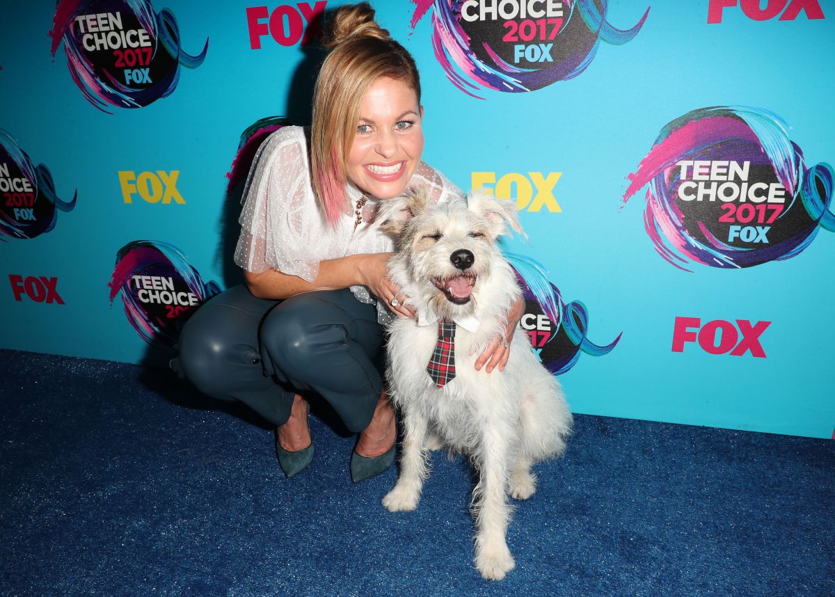 candace-cameron-bure-at-teen-choice-awards-2017-in-los-angeles-08-13-2017_3.jpg