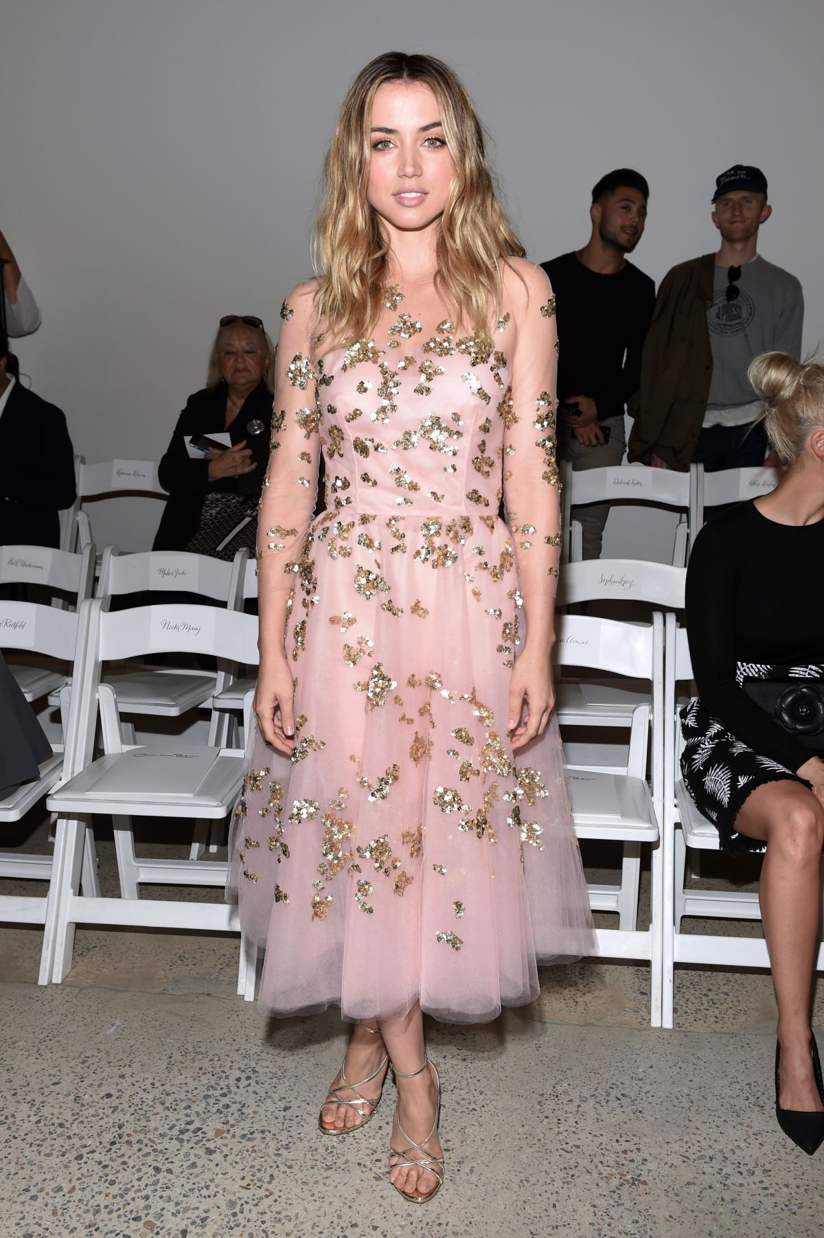 ana-de-armas-at-oscar-de-la-renta-fashion-show-at-nyfw-in-new-york-09-11-2017_2.jpg