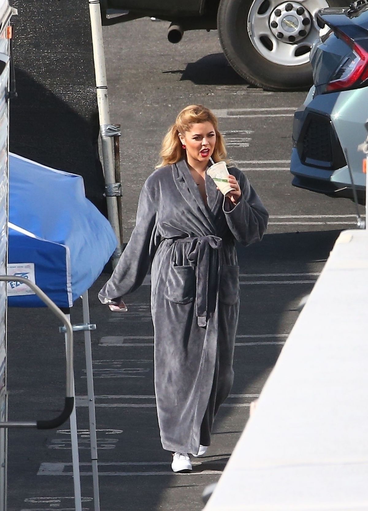 sasha-pieterse-arrives-on-the-set-of-dwts-in-los-angeles-10-02-2017-0.jpg