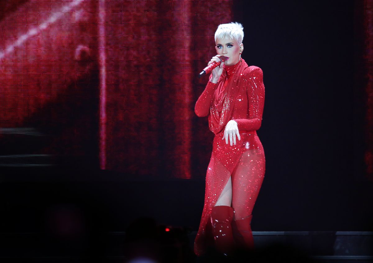 katy-perry-performs-on-witness-tour-at-liverpool-echo-arena-06-21-2018-4.jpg