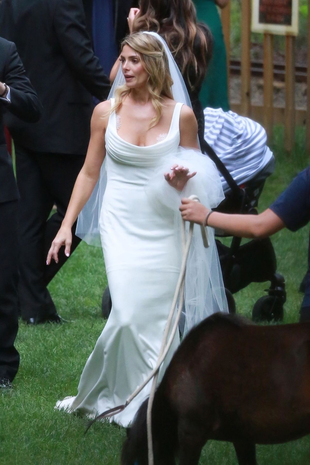 ashley-greene-and-paul-khoury-at-their-wedding-reception-in-san-jose-07-07-2018-17.jpg