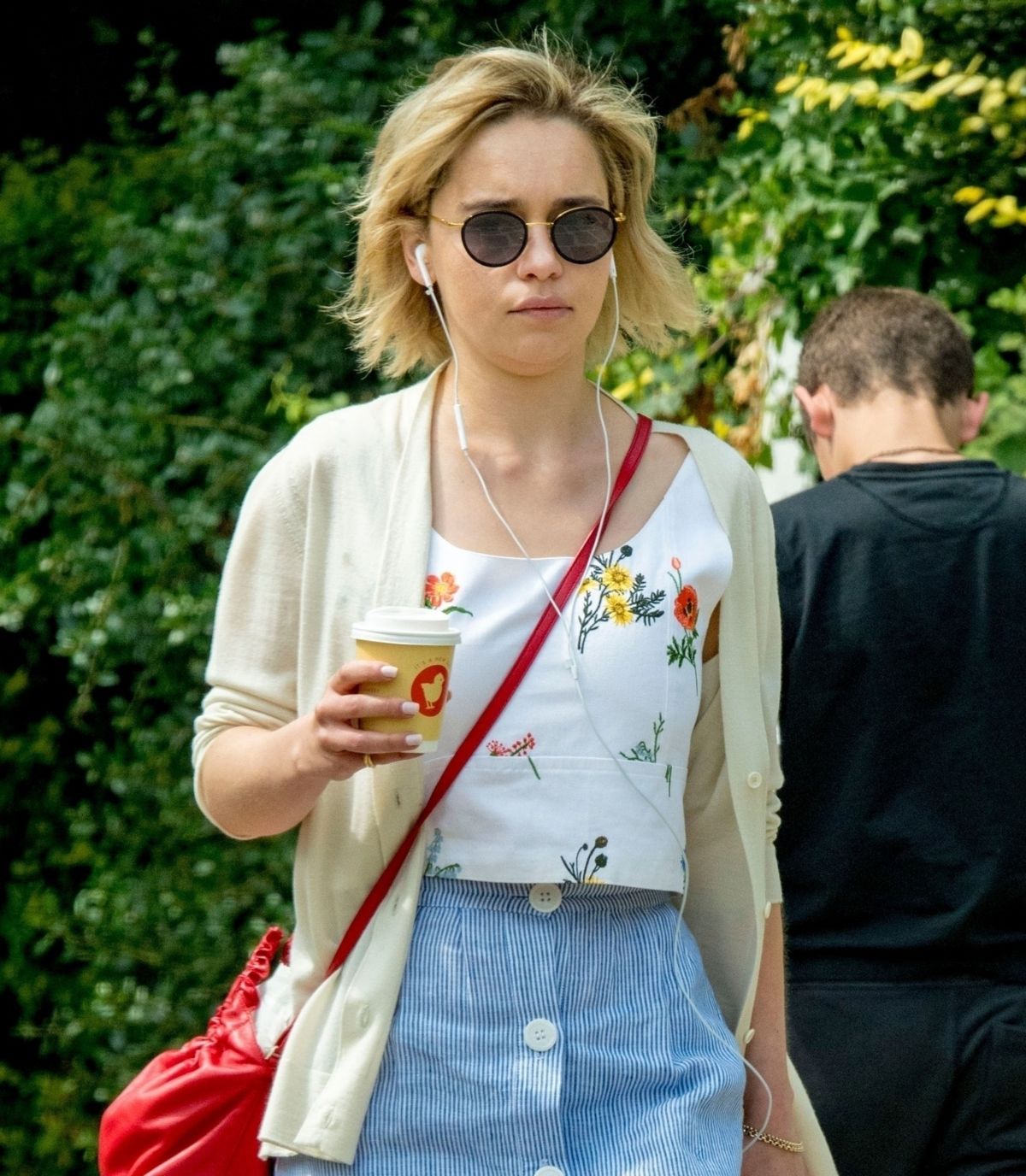 emilia-clarke-out-for-a-coffee-in-london-07-05-2018-11.jpg