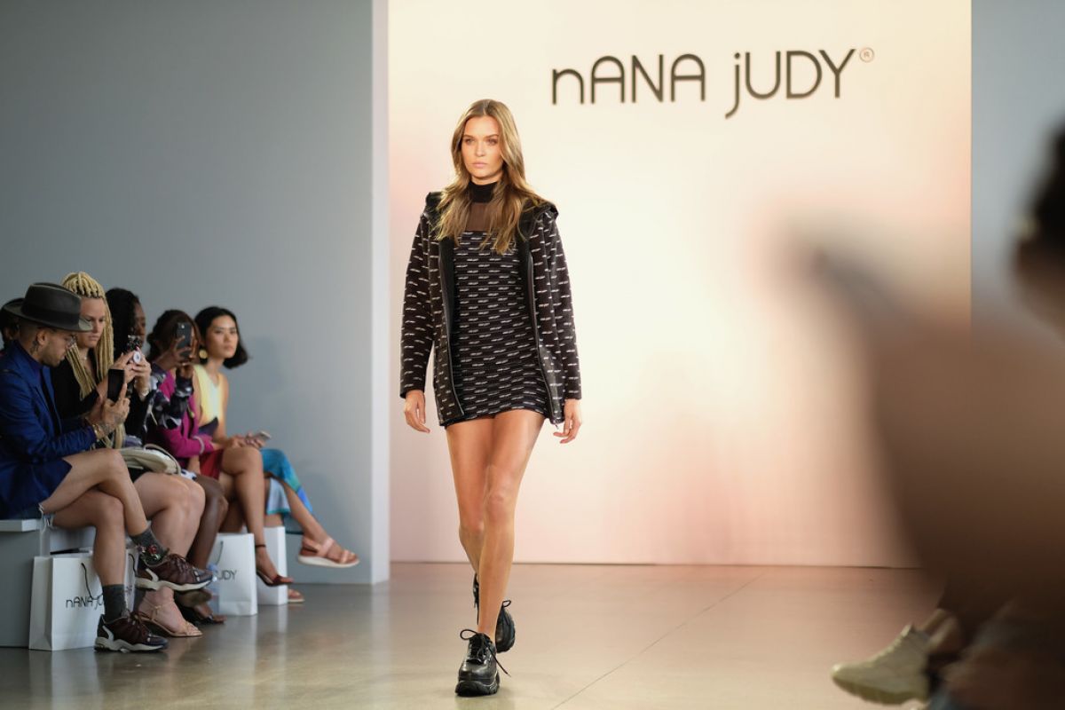 josephine-skriver-at-nana-judy-fashion-show-in-new-york-09-06-2018-4.jpg